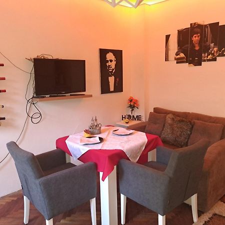 Apartman En Dusanovac Bagian luar foto