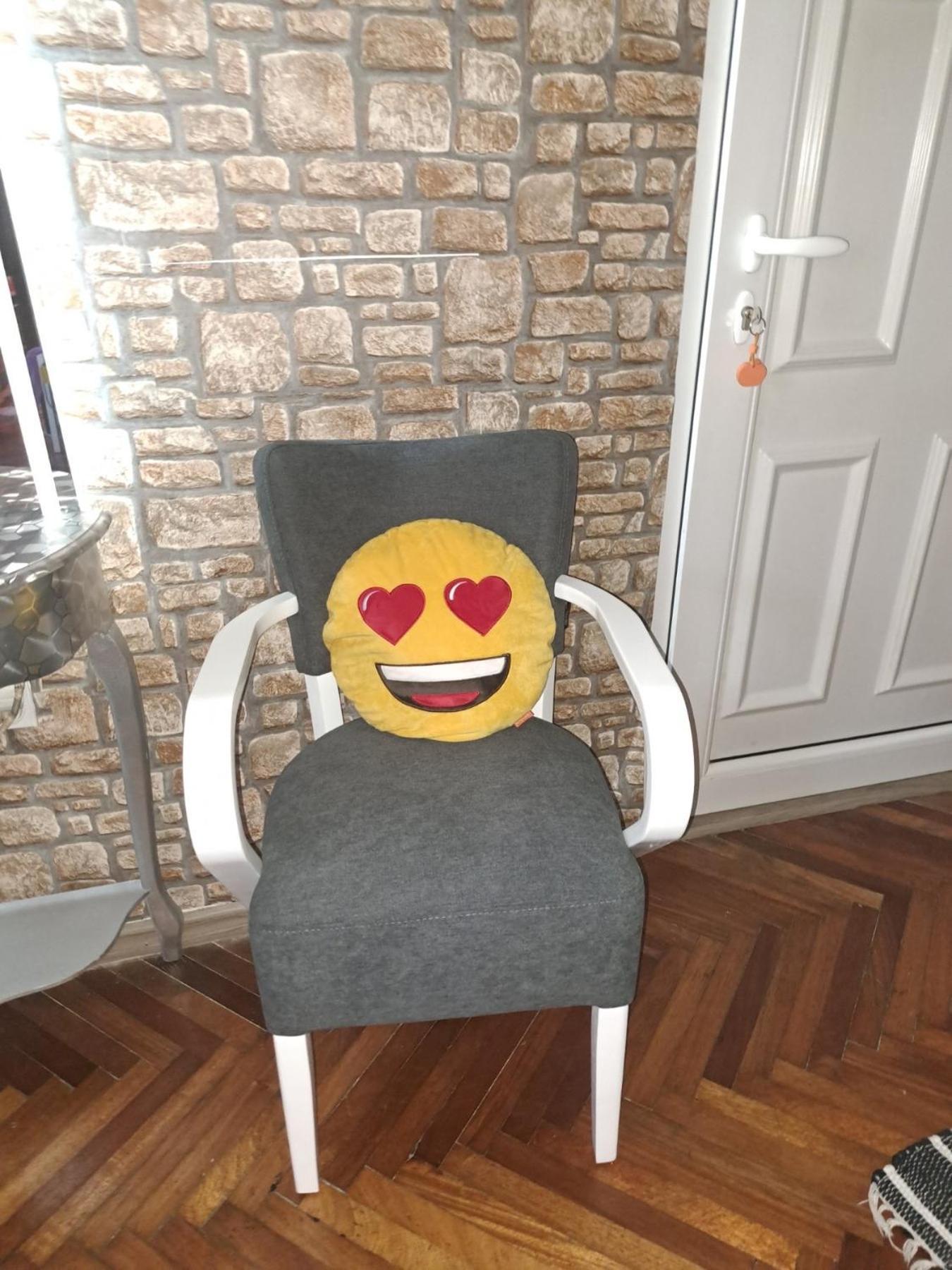 Apartman En Dusanovac Bagian luar foto