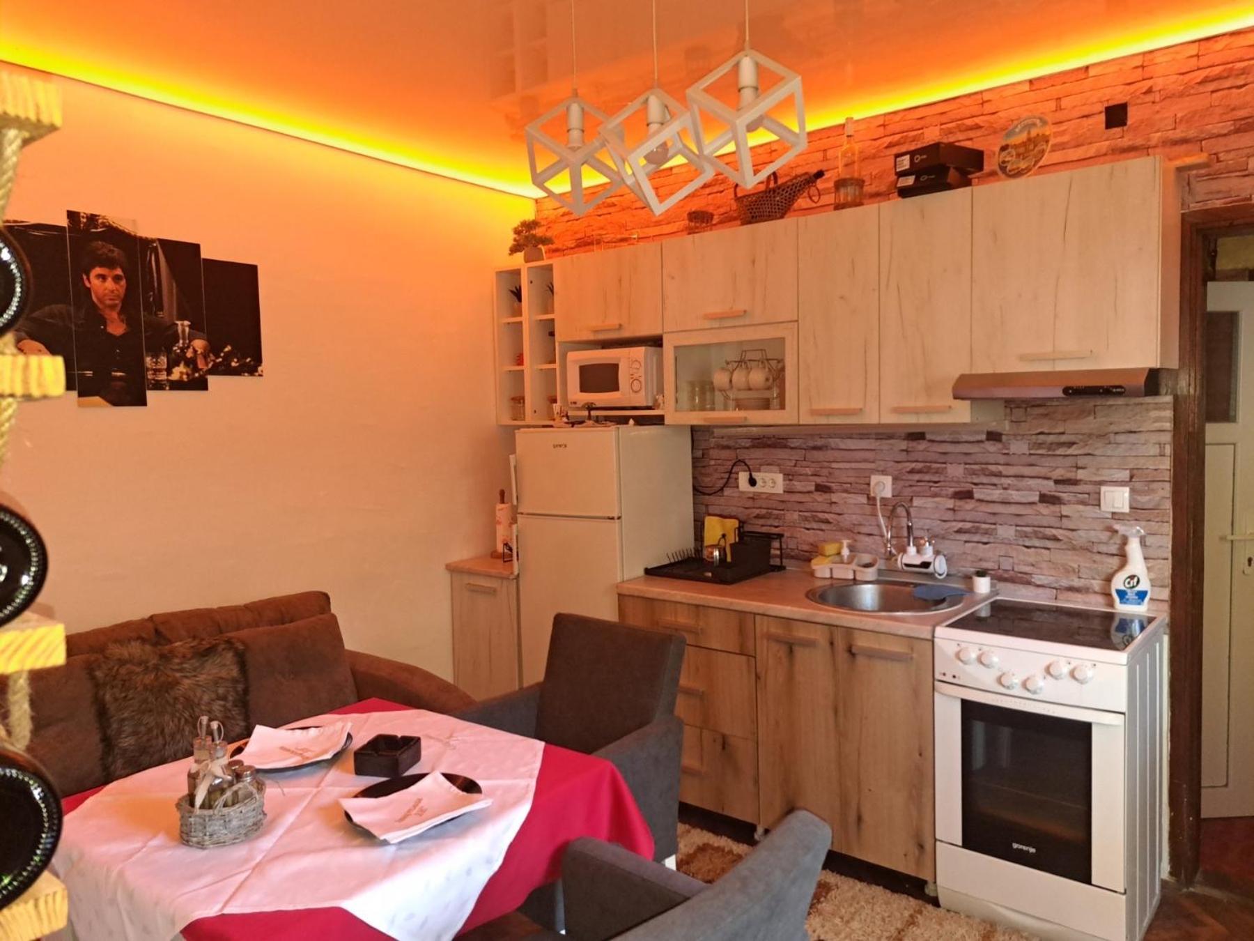 Apartman En Dusanovac Bagian luar foto