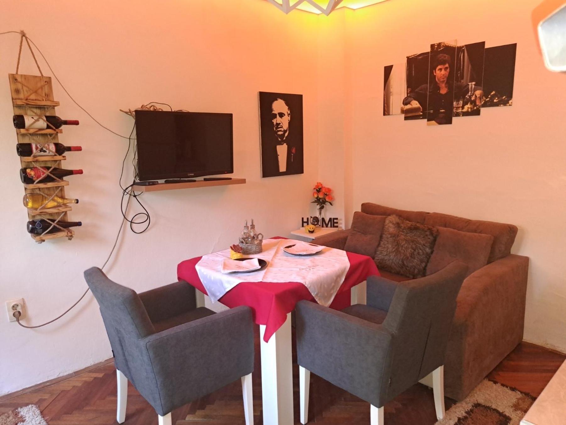 Apartman En Dusanovac Bagian luar foto