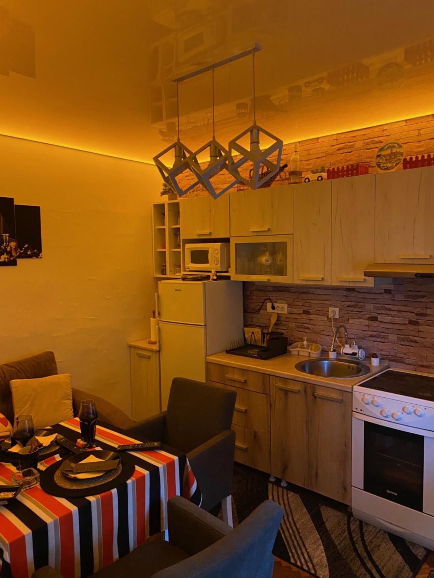Apartman En Dusanovac Bagian luar foto